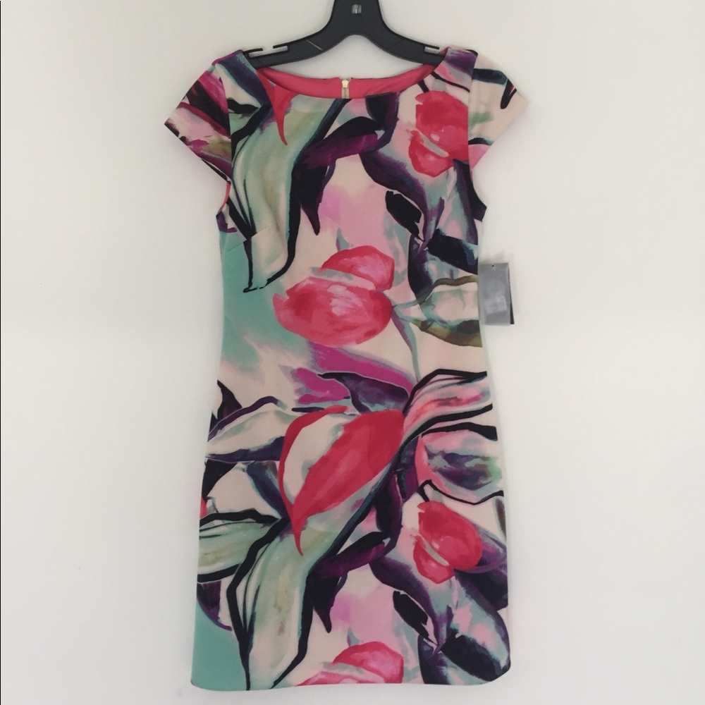 Vince Camuto gorgeous floral dress